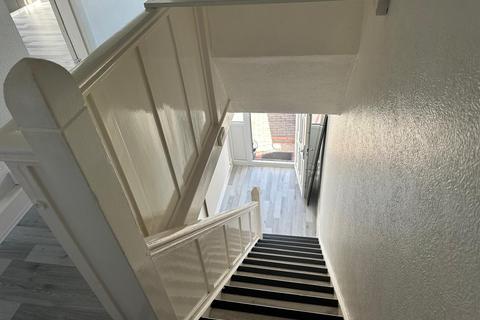 3 bedroom semi-detached house to rent, Parkville Highway, Coventry CV6