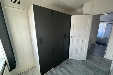 3 bedroom semi-detached house to rent, Parkville Highway, Coventry CV6