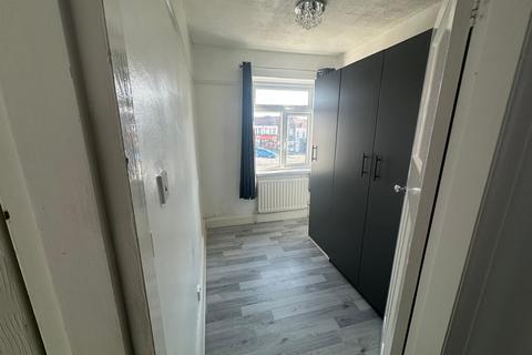 3 bedroom semi-detached house to rent, Parkville Highway, Coventry CV6