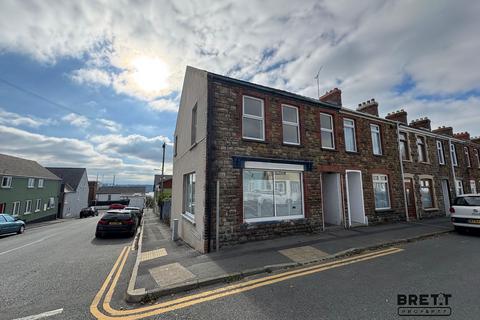 2 bedroom maisonette for sale, Robert Street, Milford Haven, Pembrokeshire. SA73 2HT