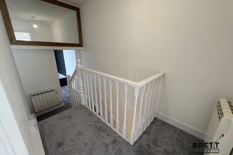 2 bedroom maisonette for sale, Robert Street, Milford Haven, Pembrokeshire. SA73 2HT