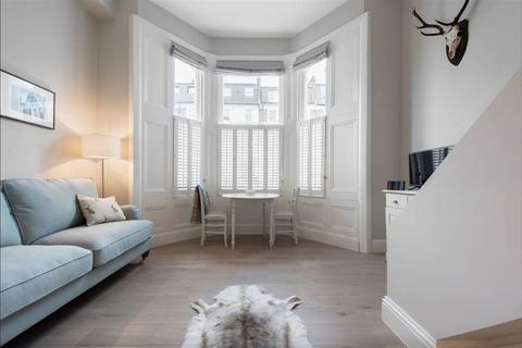 1 bedroom flat for sale, Sinclair Gardens, London W14