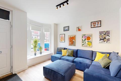 6 bedroom house to rent, Mayville Street, Leeds LS6