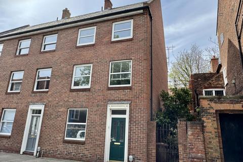 3 bedroom end of terrace house to rent, Lairgate, Beverley, HU17