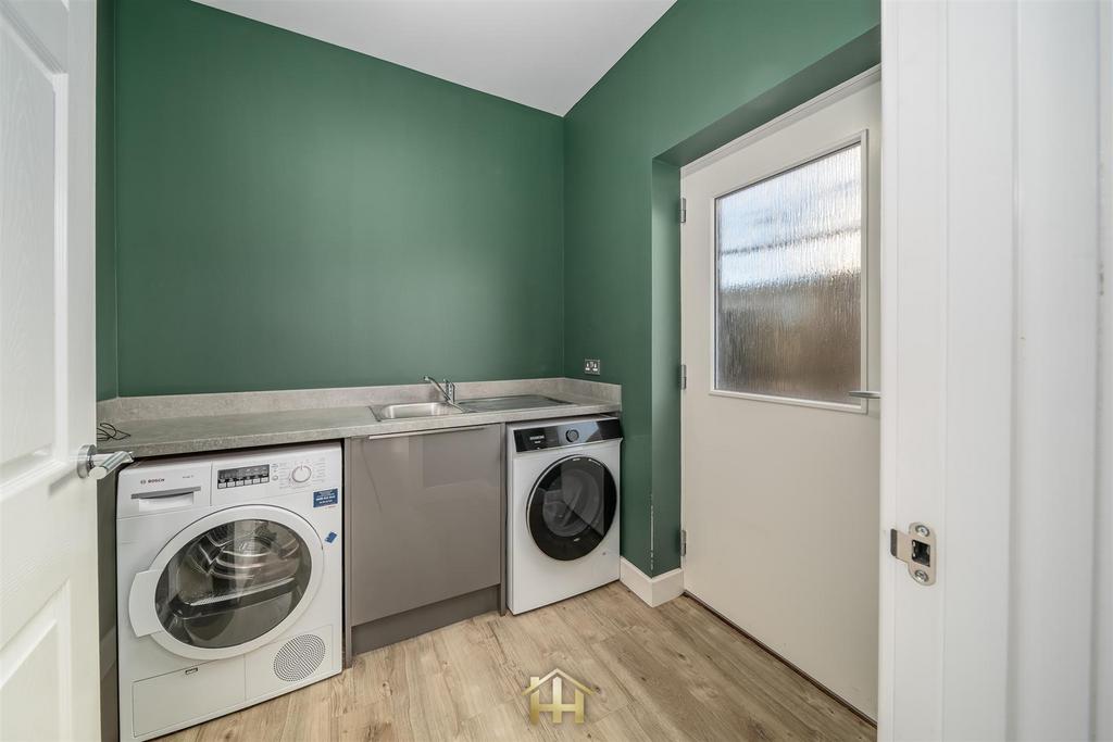 23 GRAYBURN RD DD2 5 FH 151025 EDIT (59 of 62).jpg