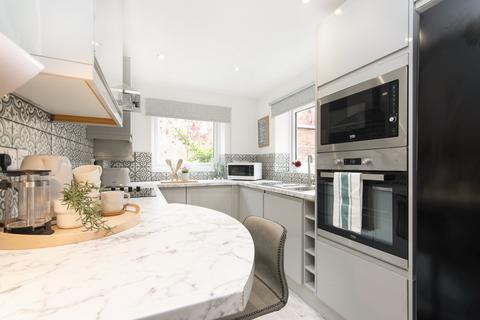6 bedroom house to rent, Teversal Avenue, Nottingham NG7