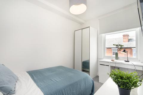 6 bedroom house to rent, Teversal Avenue, Nottingham NG7