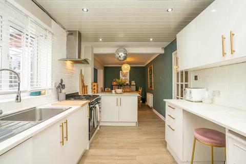 4 bedroom detached house for sale, Leeds LS8