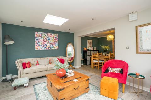 4 bedroom detached house for sale, Leeds LS8