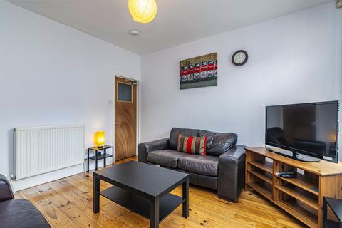 4 bedroom terraced house to rent, Lamcote Grove, Nottingham NG2
