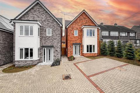 4 bedroom detached house for sale, Down Hall Road, Rayleigh SS6