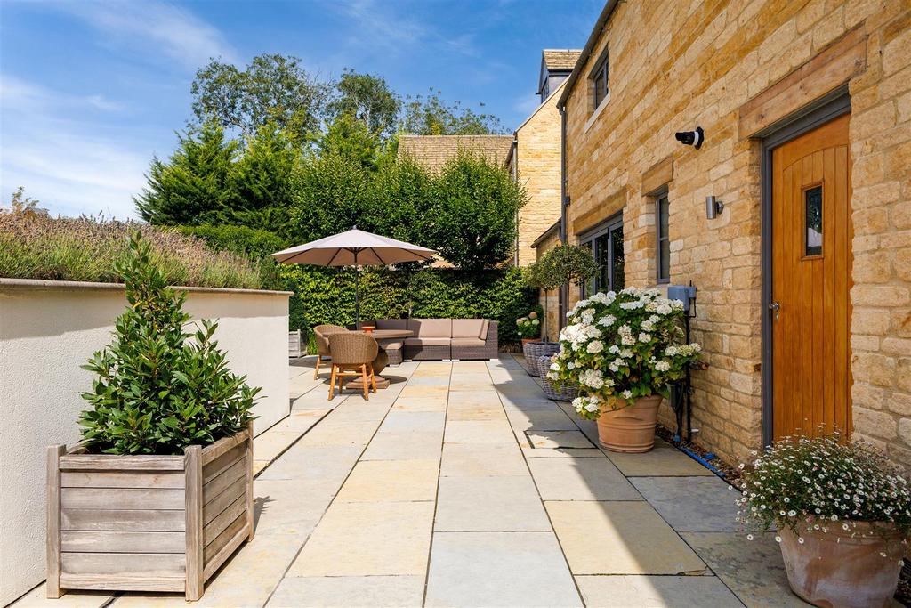 96851 7-The-Stables  (14).jpg