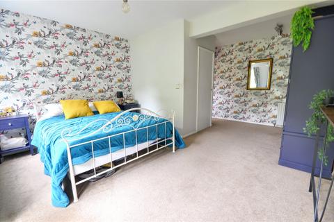 1 Beeches Mead, East Grinstead, RH19 3PU