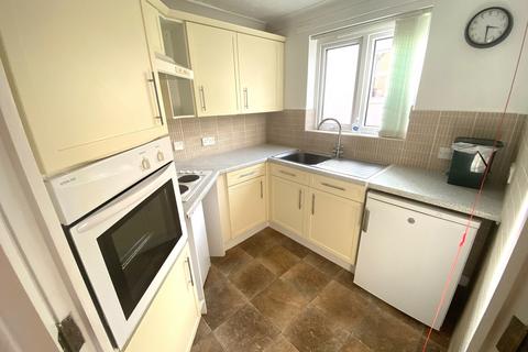 1 bedroom flat for sale, Den Crescent, Royal Court Den Crescent, TQ14