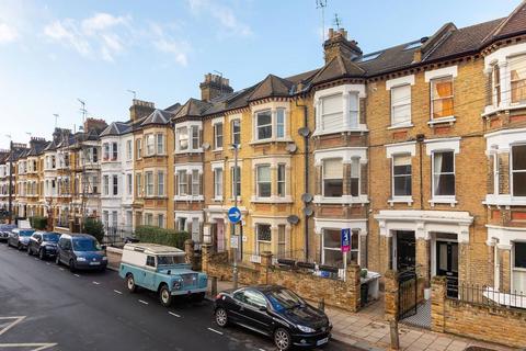 2 bedroom flat to rent, Warriner Gardens, Battersea Park, London, SW11