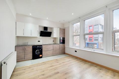 2 bedroom flat to rent, London Road, Thornton Heath, CR7