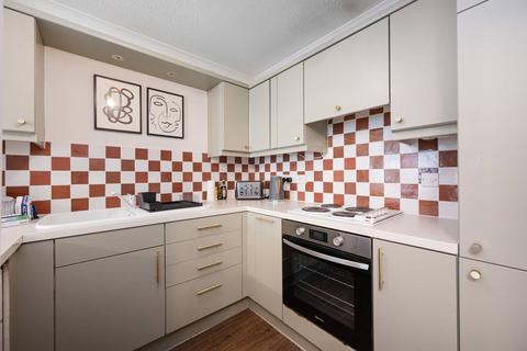 1 bedroom flat for sale, Conant Mews, Aldgate, London, E1
