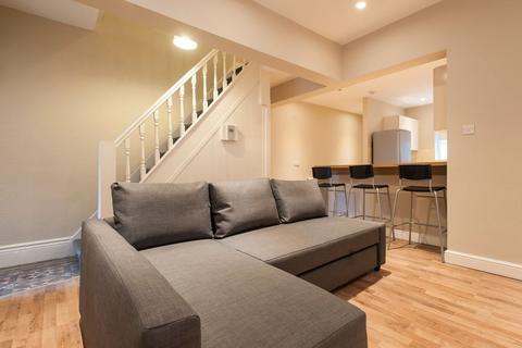 6 bedroom semi-detached house to rent, Albert Grove, Nottingham NG7