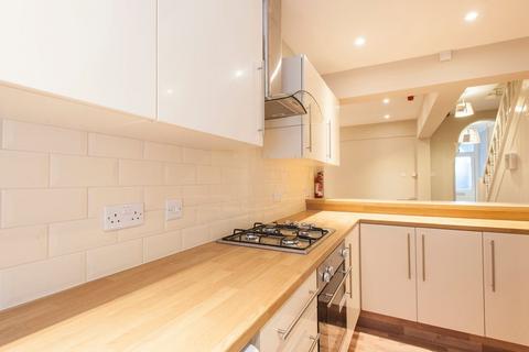 6 bedroom semi-detached house to rent, Albert Grove, Nottingham NG7