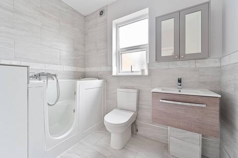 3 bedroom flat to rent, Hawkslade Road, Honor Oak Park, London, SE15