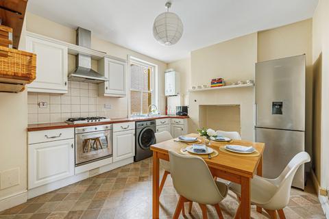 3 bedroom flat for sale, Queen's Club Gardens, London,, W14