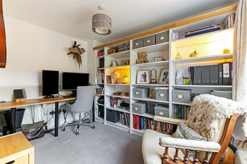 4 Centenary Fields, Bramley, Tadley, RG26 5GU