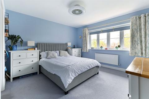 4 Centenary Fields, Bramley, Tadley, RG26 5GU