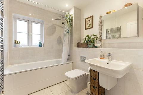 4 Centenary Fields, Bramley, Tadley, RG26 5GU