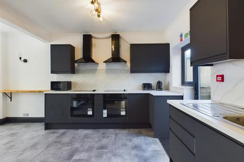 6 bedroom house to rent, Monks Park Avenue, Bristol BS7