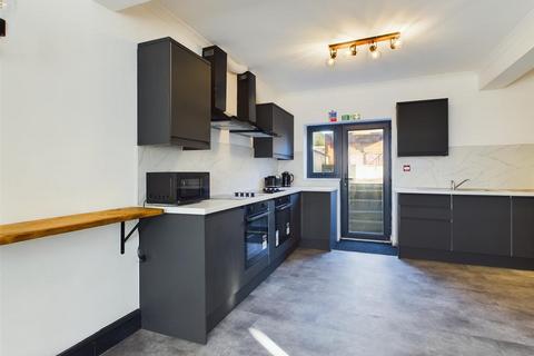 6 bedroom house to rent, Monks Park Avenue, Bristol BS7