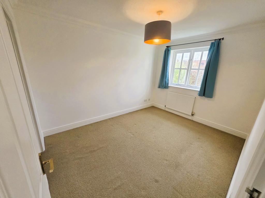 Bedroom to ensuite