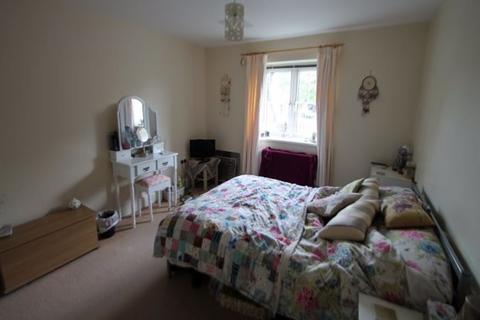 3 bedroom house to rent, Cherry Court, Leeds LS6