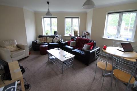3 bedroom house to rent, Cherry Court, Leeds LS6