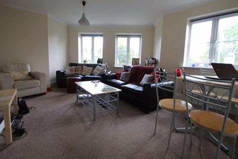 3 bedroom house to rent, Cherry Court, Leeds LS6