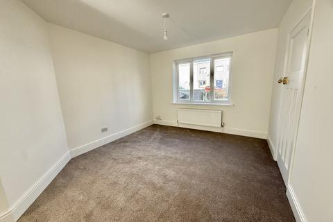 18 Fairfield Road, Warminster, BA12 9DA
