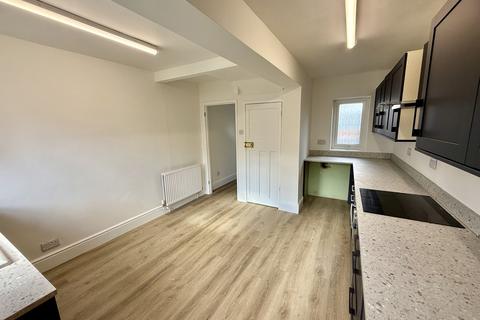 18 Fairfield Road, Warminster, BA12 9DA