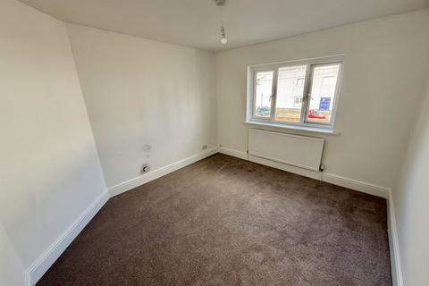 18 Fairfield Road, Warminster, BA12 9DA