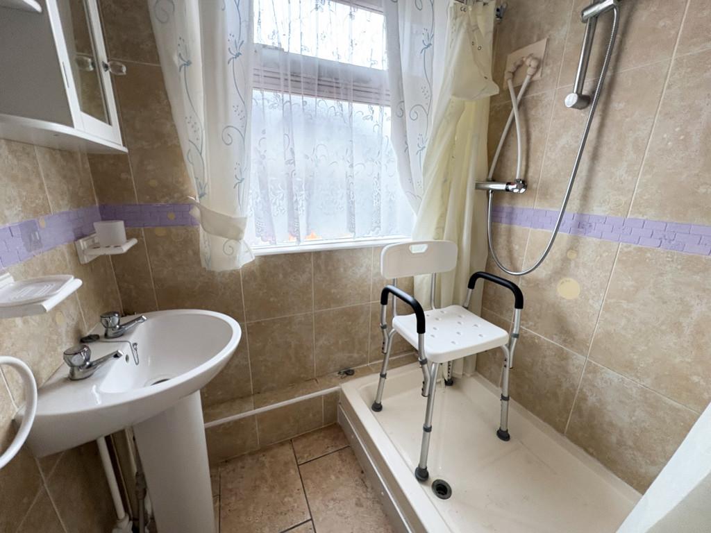 Shower room b