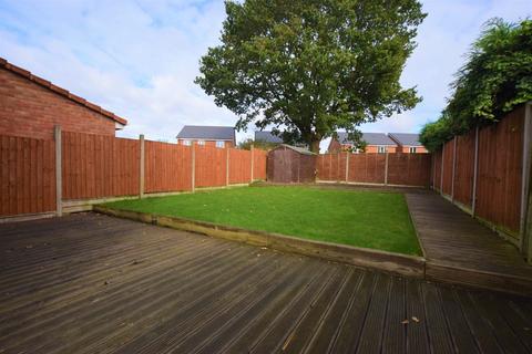 3 bedroom semi-detached house to rent, Chesterton Drive, Galley Common, Nuneaton