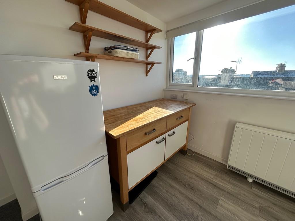Kitchen 3 IMG 2375