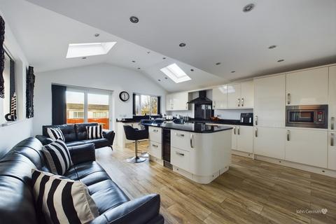 4 bedroom detached house for sale, Stuart Close, Ashbourne