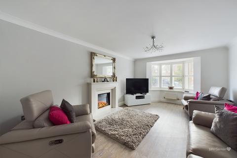 4 bedroom detached house for sale, Stuart Close, Ashbourne