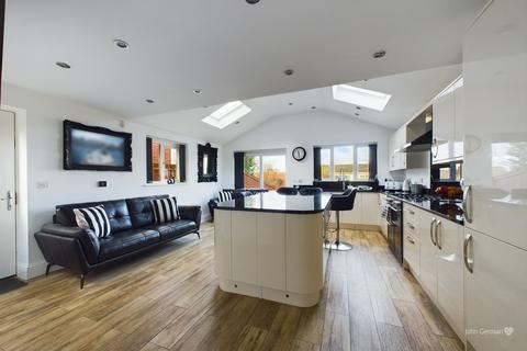 4 bedroom detached house for sale, Stuart Close, Ashbourne