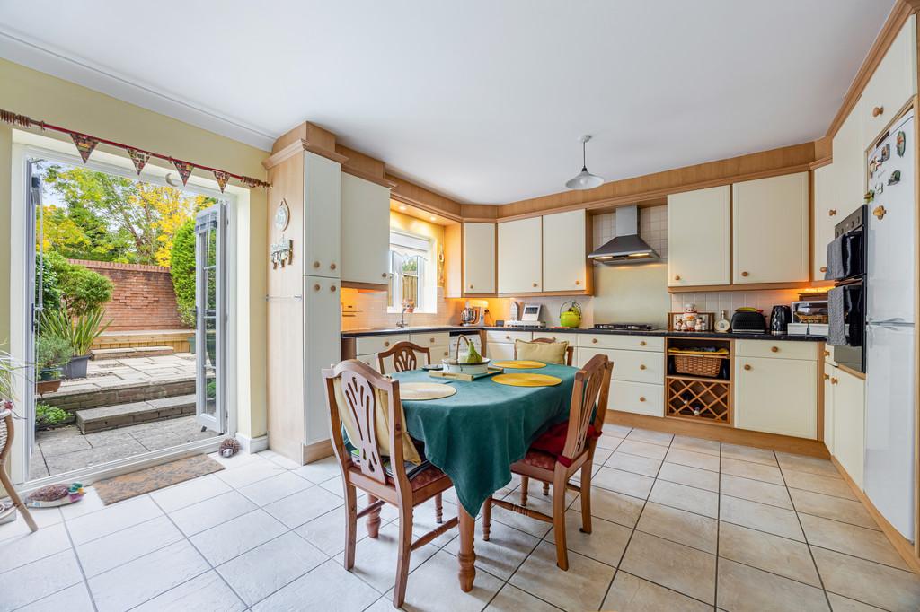 A05 - 95 Gras Lawn Exeter - 251014