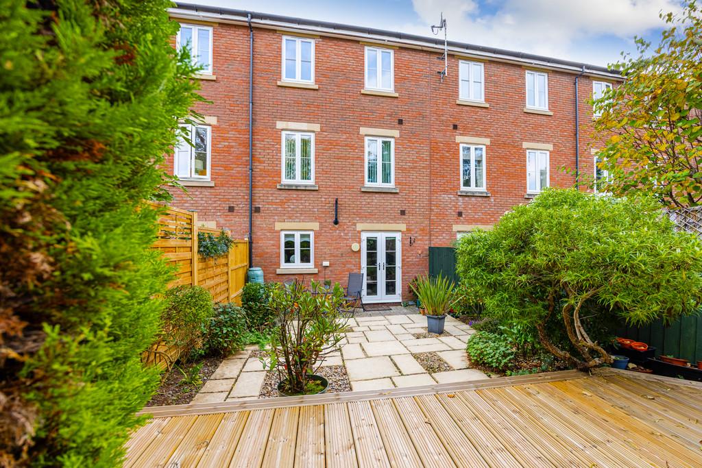 A16 - 95 Gras Lawn Exeter - 251014