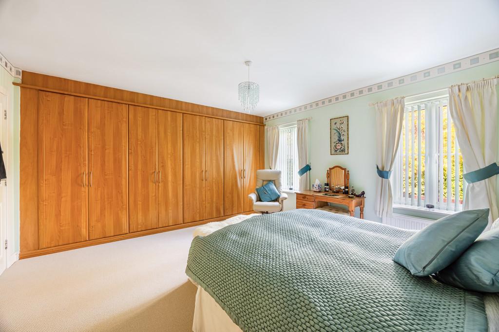 A10 - 95 Gras Lawn Exeter - 251014