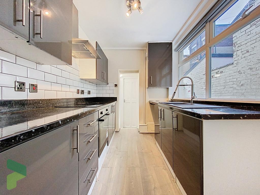 Fully Fitted Kitchen