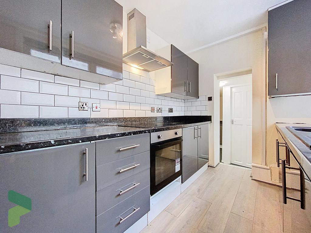 Fully Fitted Kitchen