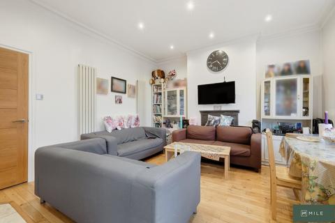 2 bedroom apartment for sale, Wendover Road, London NW10