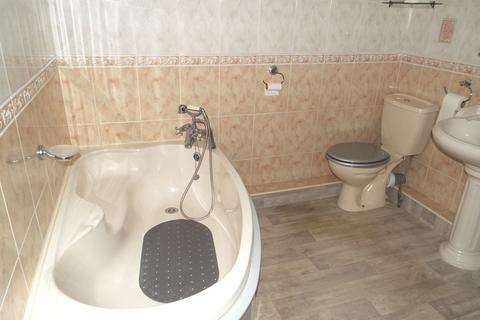 3 bedroom terraced house to rent, 91 Rustenburg Street